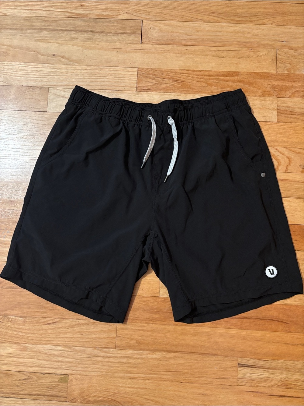 Vuori Kore 7” Lined Shorts size XL